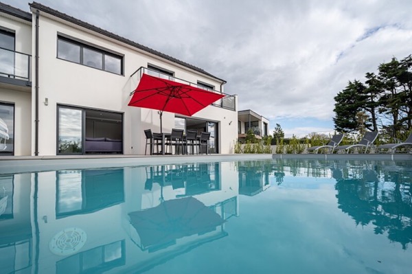 Villa avec piscine, vue mer